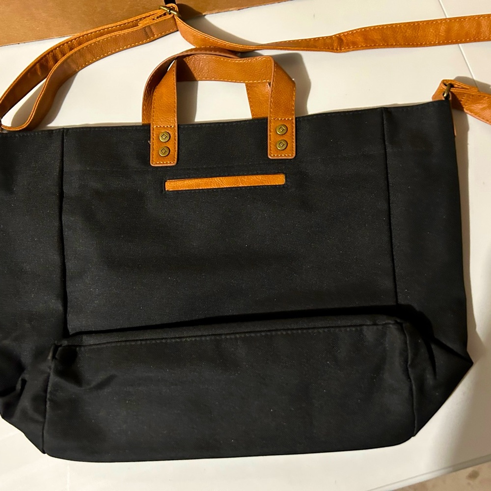 ThirtyOne tote bag; black.